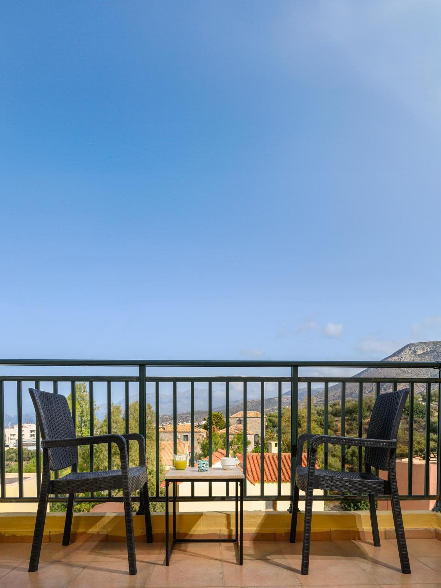 Renia'S Villas Hersonissos  Exteriör bild